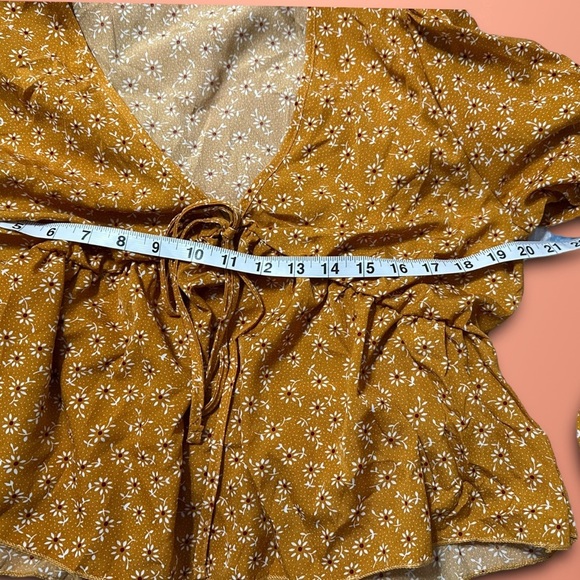 Yellow floral blouse - Picture 7 of 8